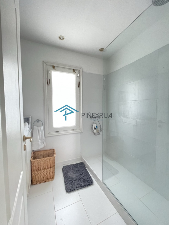Casa ID.4 - IMPECABLE PROPIEDAD EN LA BARRA A PASOS DEL MAR, 3 DORMITORIOS