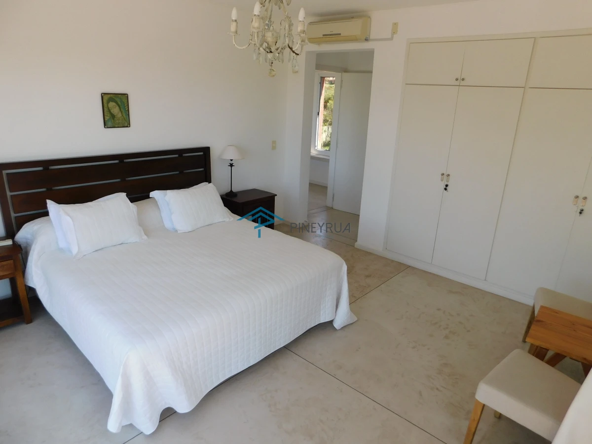 CASA EN ALQUILER TEMPORARIO EN PUNTA PIEDRAS 5 DORMITORIOS
