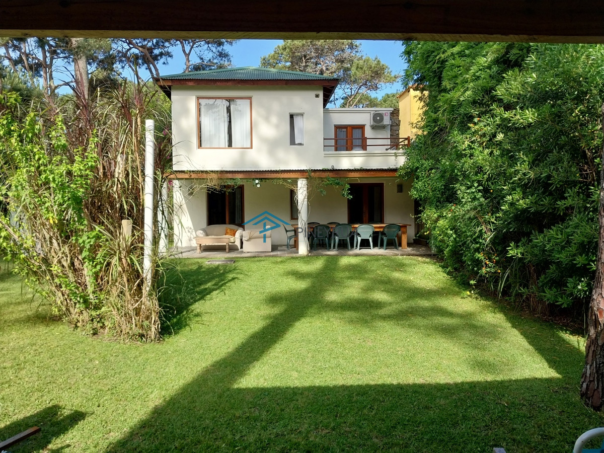 ALQUILER TEMPORARIO CASA DE 5 DORMITORIOS EN ALTOS DE MONTOYA
