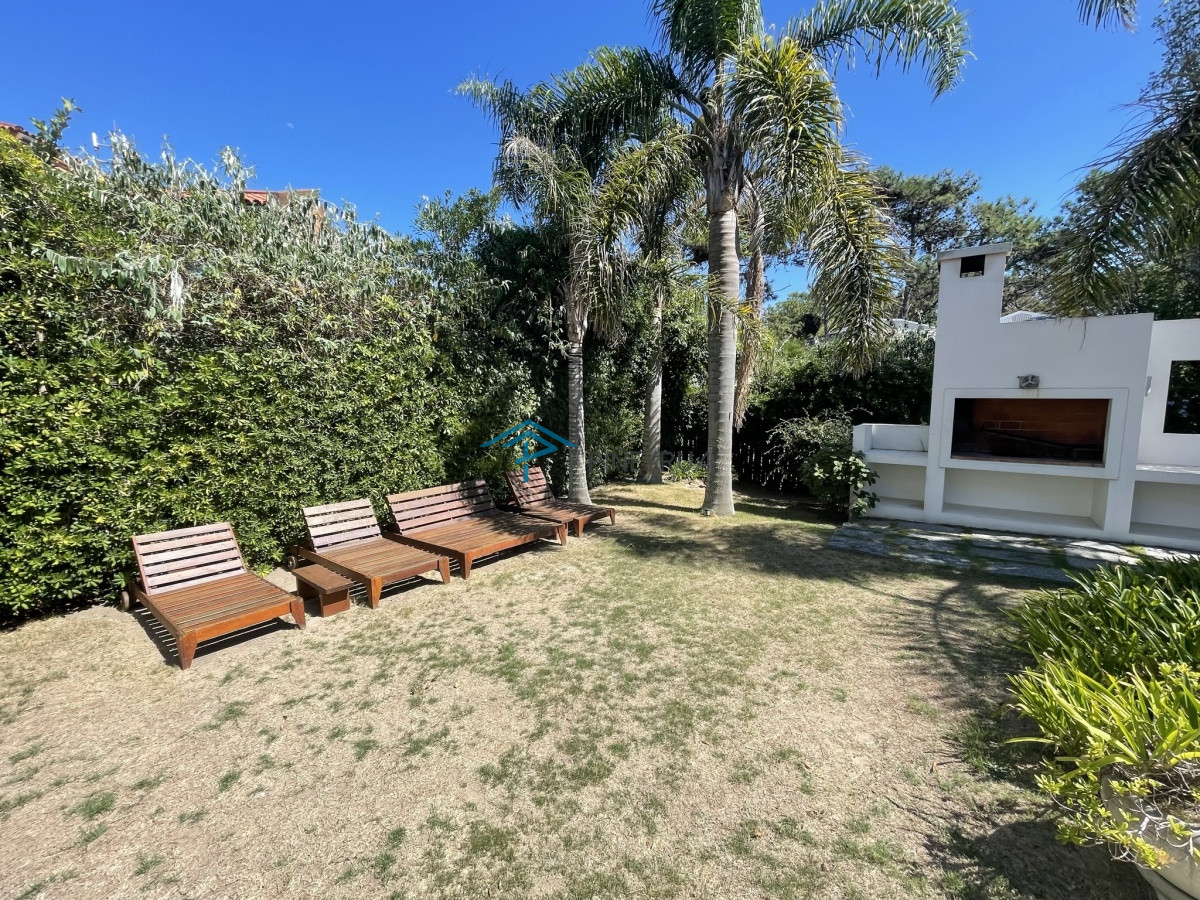 Casa ID.20 - ESPECTACULAR PROPIEDAD EN VENTA EN MONTOYA 5 DORMITORIOS