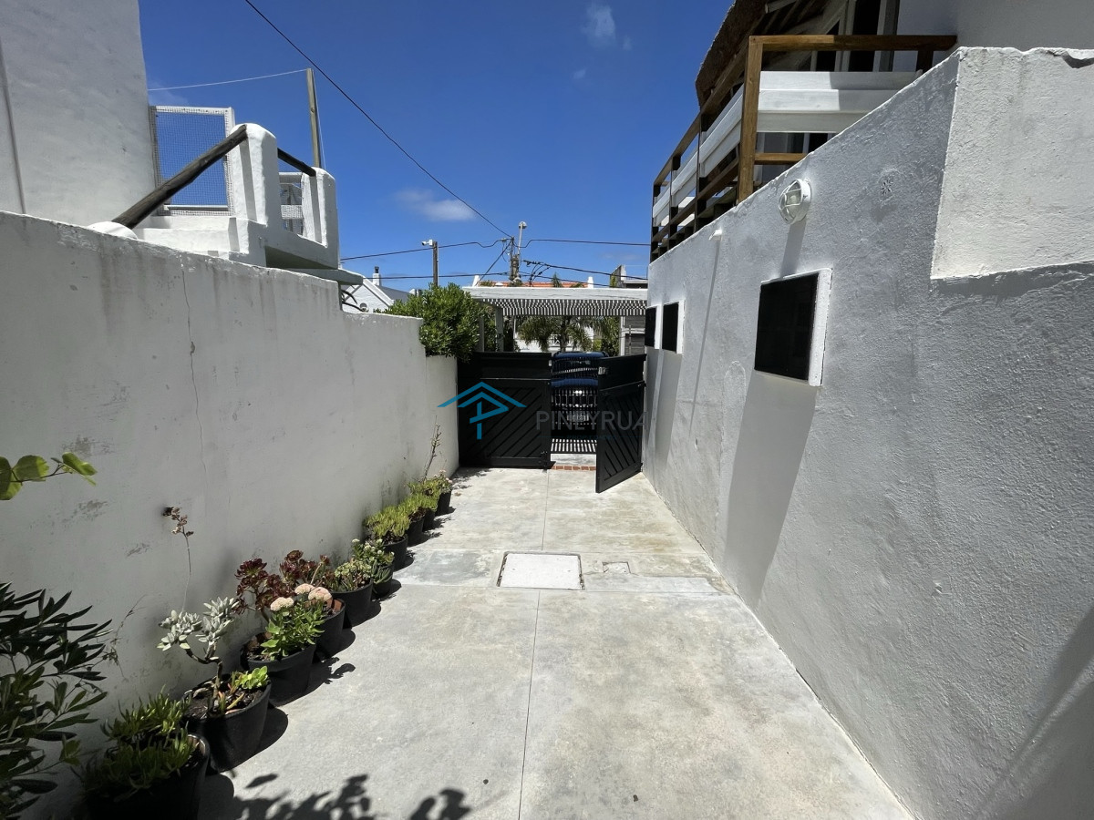 EN ALQUILER, CASA DE 4 DORMITORIOS A PASOS DE LA POSTA DEL CANGREJO ...
