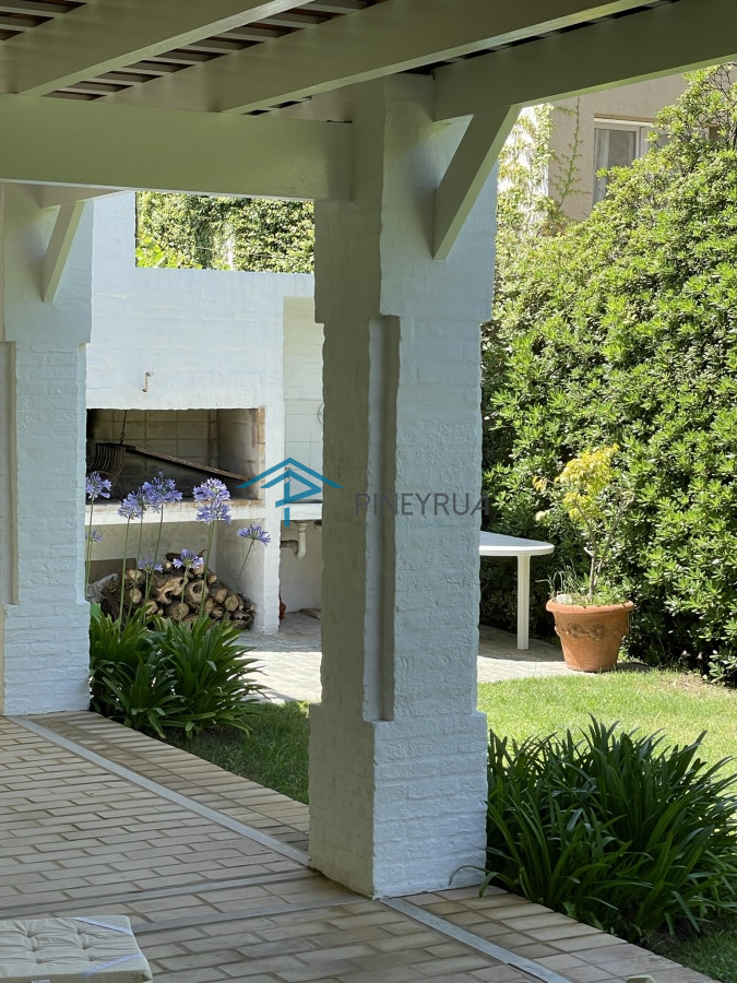 Casa ID.213 - Destacada propiedad a pasos de la Posta del Cangrejo 