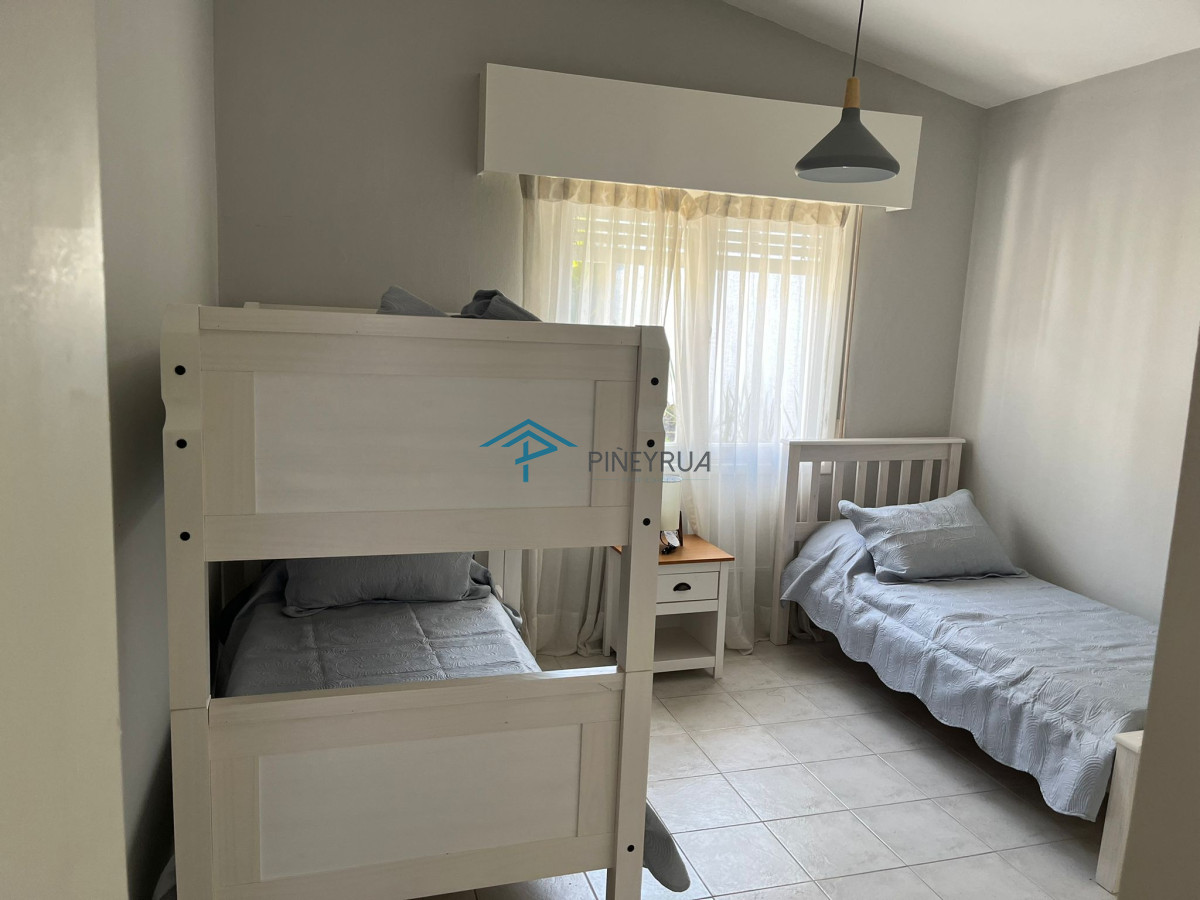 CASA EN VENTA EN MUY BUENA UBICACION EN LA BARRA A PASOS DE LA PLAYA