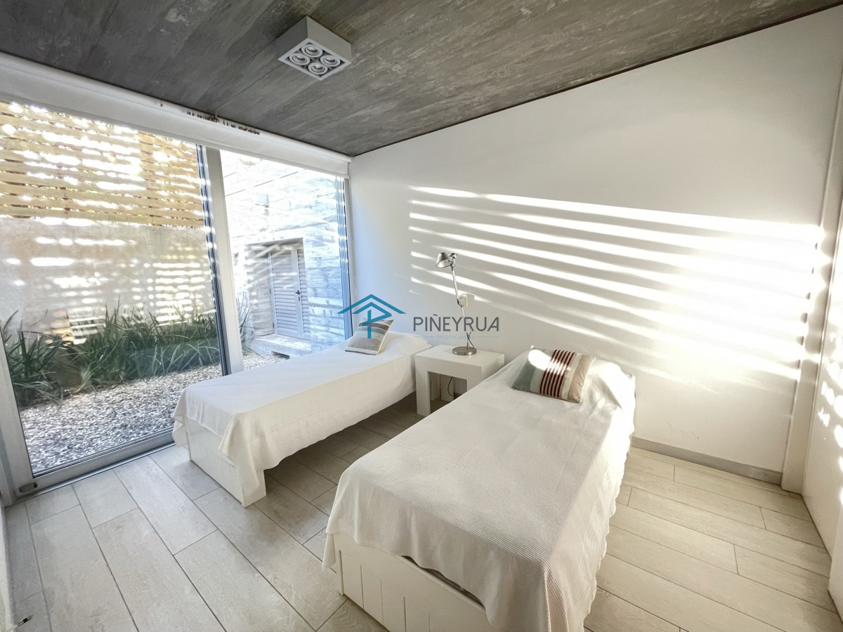 Casa ID.309 - CASA EN VENTA EN LA BARRA A POCOS METROS DE LA PLAYA 5 DORMITORIOS