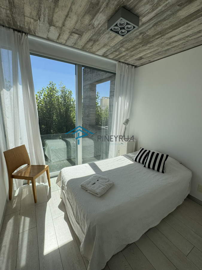CASA EN VENTA EN LA BARRA A POCOS METROS DE LA PLAYA 5 DORMITORIOS