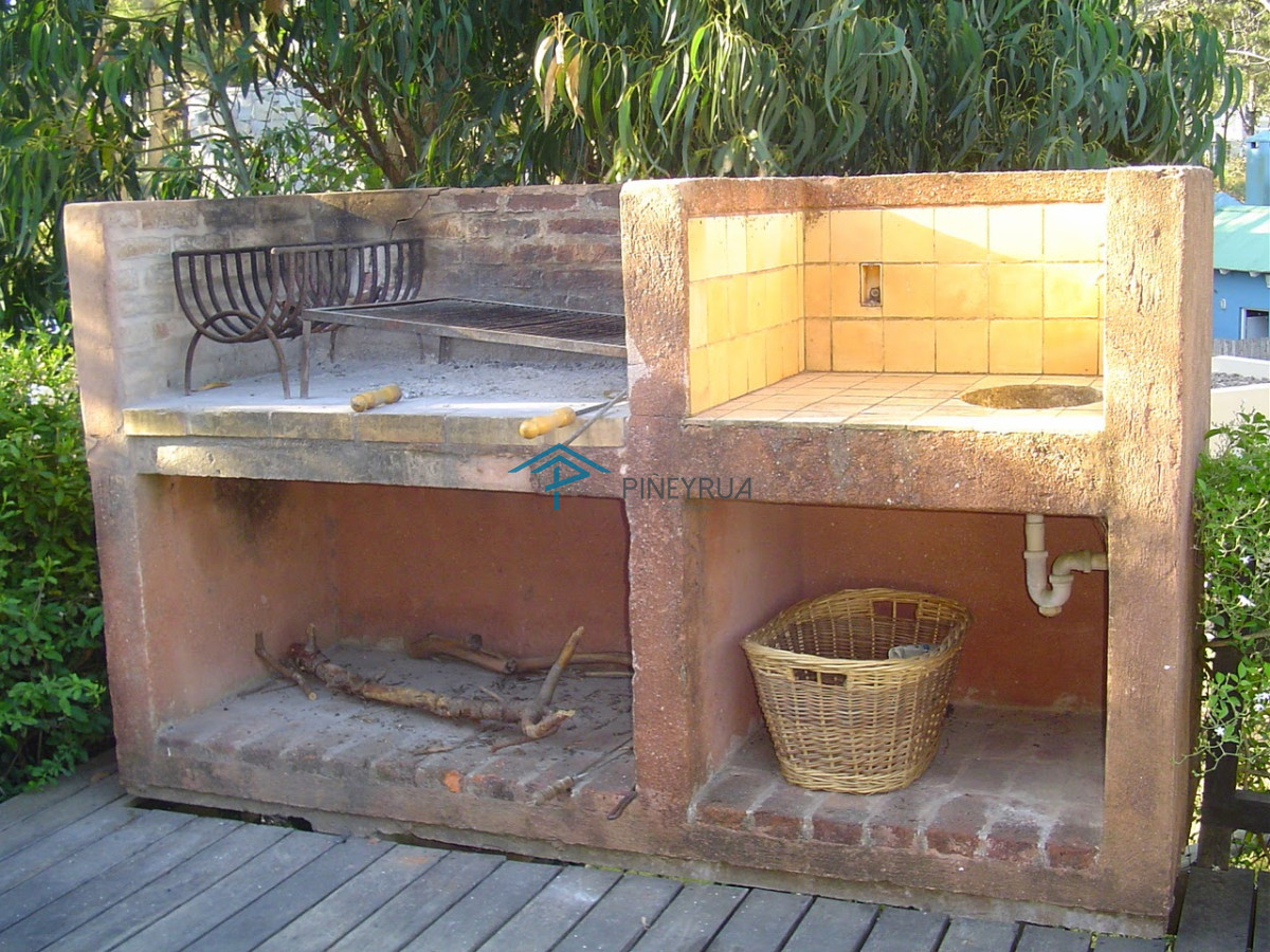 CASA EN ALQUILER TEMPORARIO EN MONTOYA, A POCAS CUADRAS DEL MAR