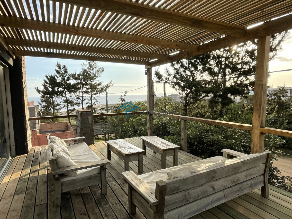 Casa ID.69 - CASA CON VISTA AL MAR EN VENTA EN EL CHORRO 4 DORMITORIOS