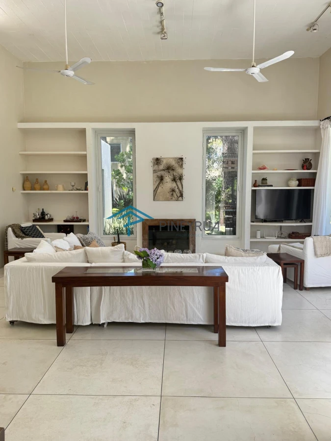 Casa ID.138 - EXCELENTE PROPIEDAD EN ALQUILER EN LAGUNA BLANCA 4 DORMITORIOS