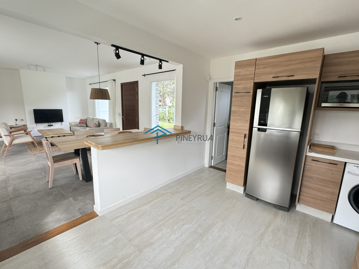 Casa a estrenar en La Barra, 3 dormitorios, piscina