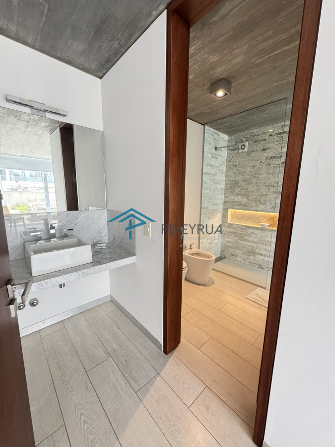 CASA EN VENTA EN LA BARRA A POCOS METROS DE LA PLAYA 5 DORMITORIOS