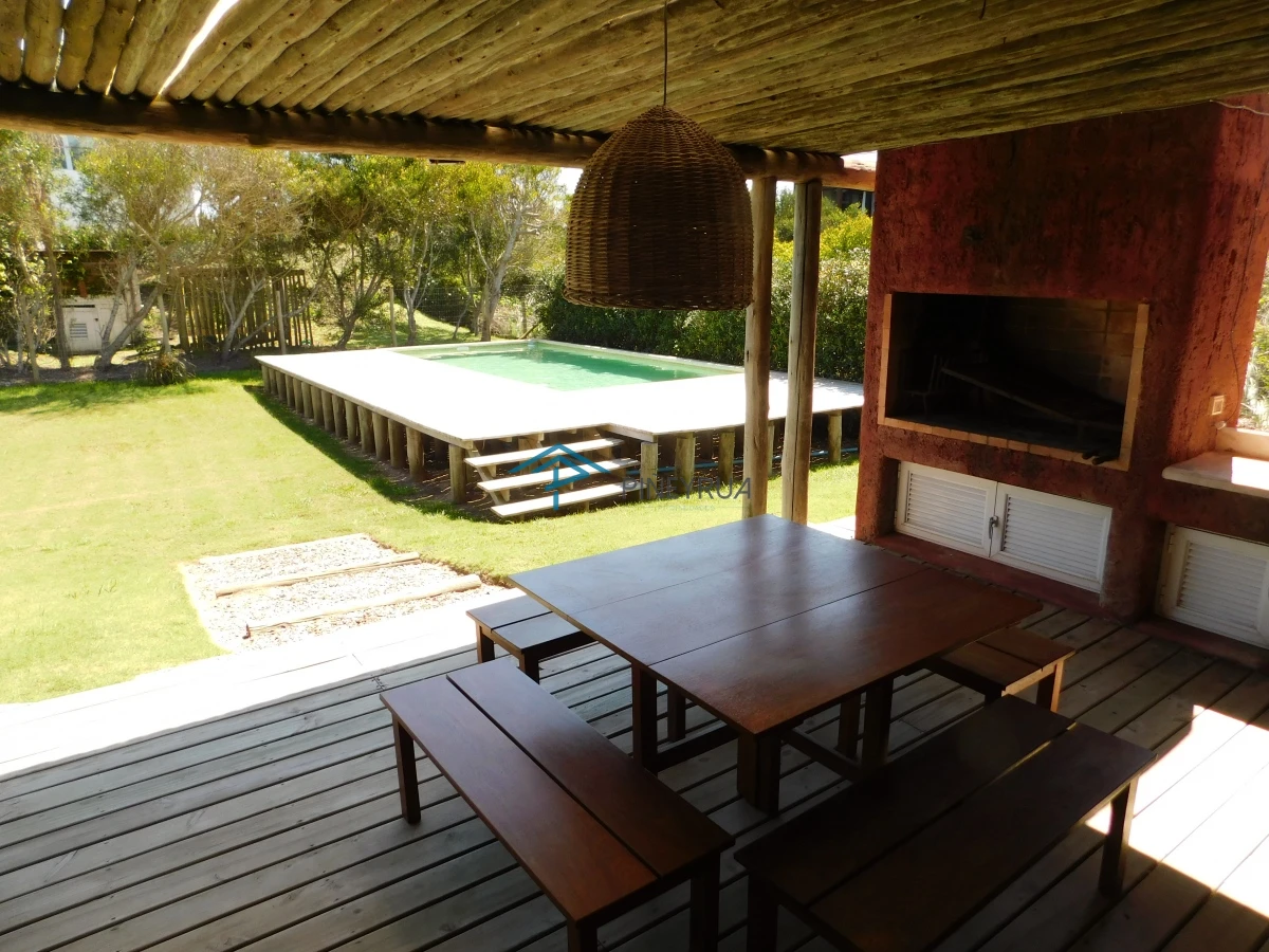 CASA EN ALQUILER TEMPORARIO EN PUNTA PIEDRAS 5 DORMITORIOS