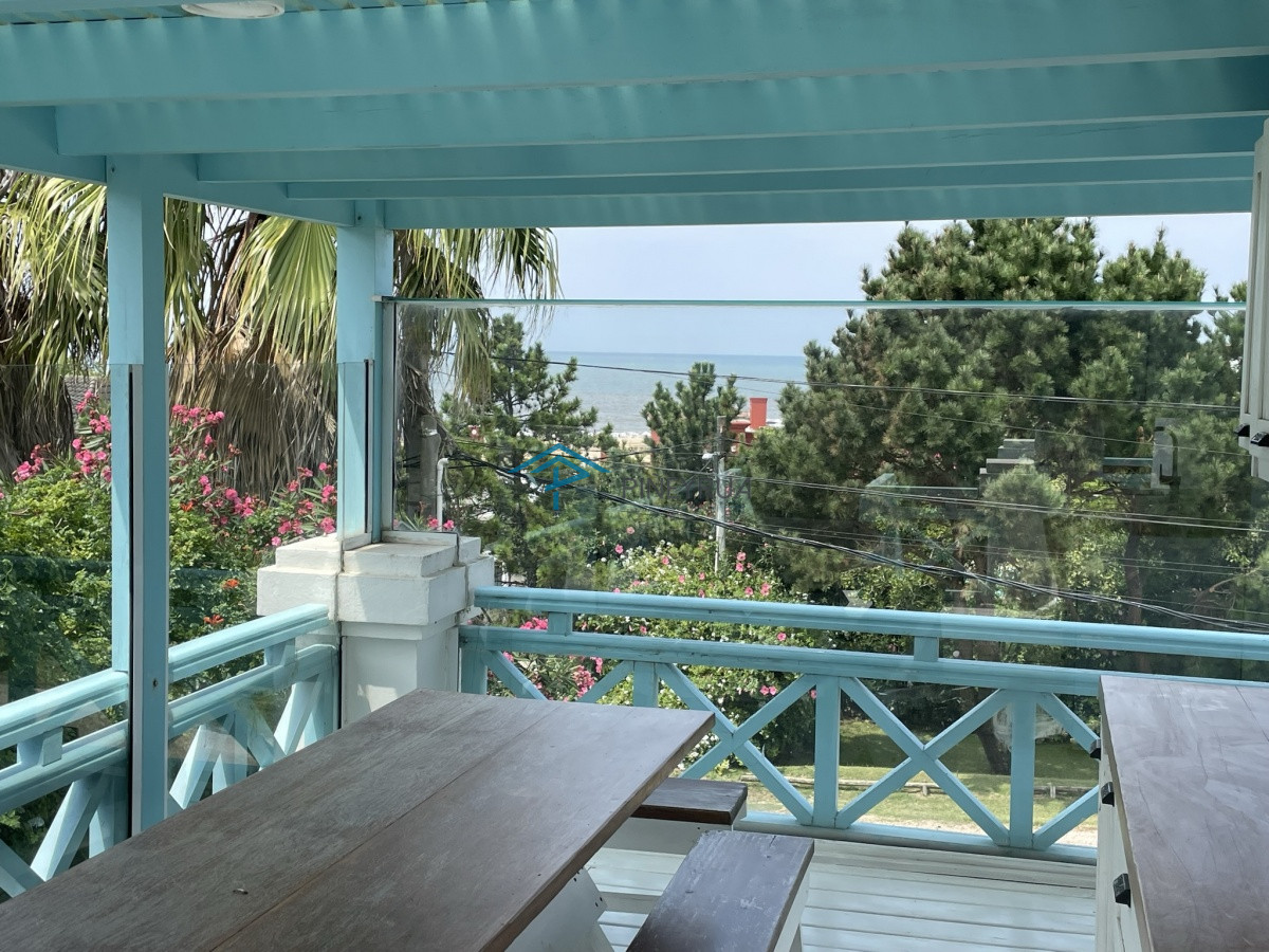 Casa ID.4 - IMPECABLE PROPIEDAD EN LA BARRA A PASOS DEL MAR, 3 DORMITORIOS