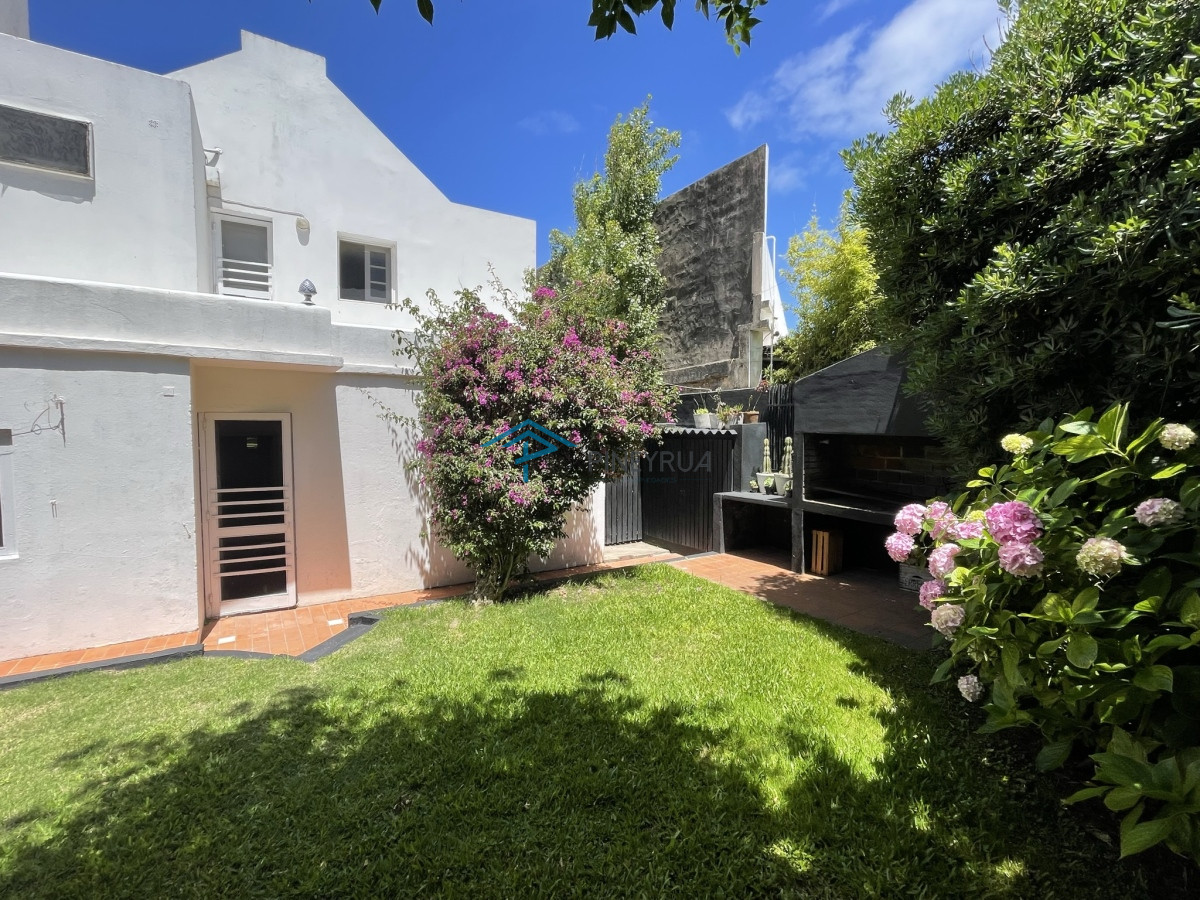 EN ALQUILER, CASA DE 4 DORMITORIOS A PASOS DE LA POSTA DEL CANGREJO ...
