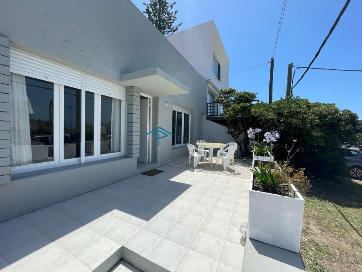 CASA EN VENTA EN MUY BUENA UBICACION EN LA BARRA A PASOS DE LA PLAYA