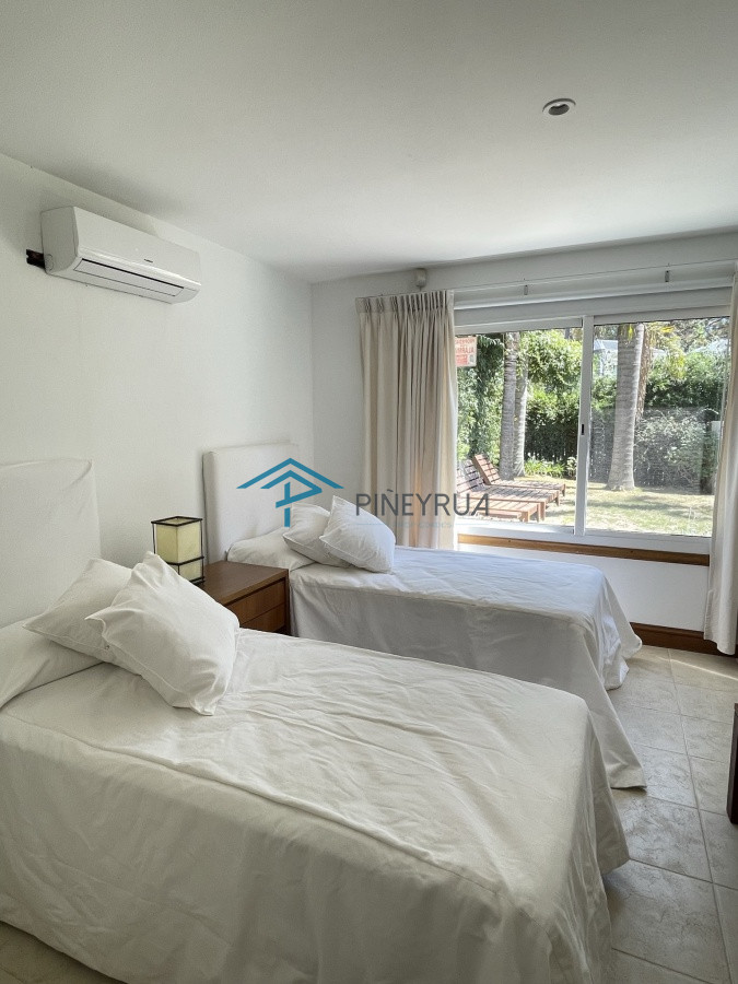 Casa ID.20 - ESPECTACULAR PROPIEDAD EN VENTA EN MONTOYA 5 DORMITORIOS