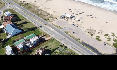 EN VENTA COMODA CASA EN MONTOYA FRENTE AL MAR 5 DORMITORIOS