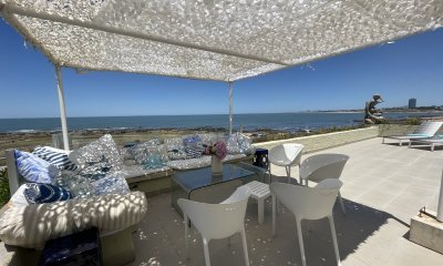 PROPIEDAD EN VENTA CON EXCELENTE UBICACIÓN FRENTE A LA PLAYA EN LA BARRA