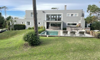 EXCELENTE PROPIEDAD EN VENTA EN LAGUNA BLANCA 5 DORMITORIOS