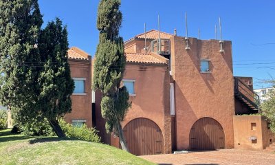 CASA EN ALQUILER TEMPORARIO EN MONTOYA, A POCAS CUADRAS DEL MAR