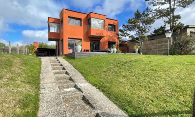 EN VENTA, PROPIEDAD EN ALTOS DE PUNTA PIEDRAS 4 DORMITORIOS