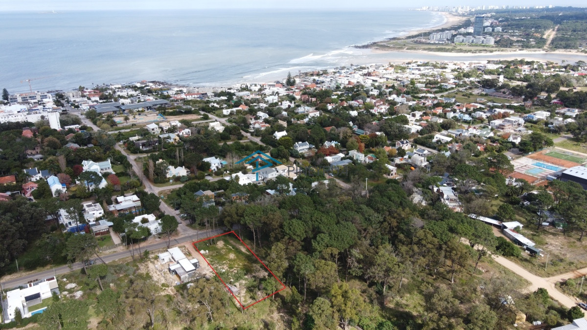 Terreno ID.370 - Excepcional  lote de 1200 m2 en La Barra, apto para propiedad horizontal