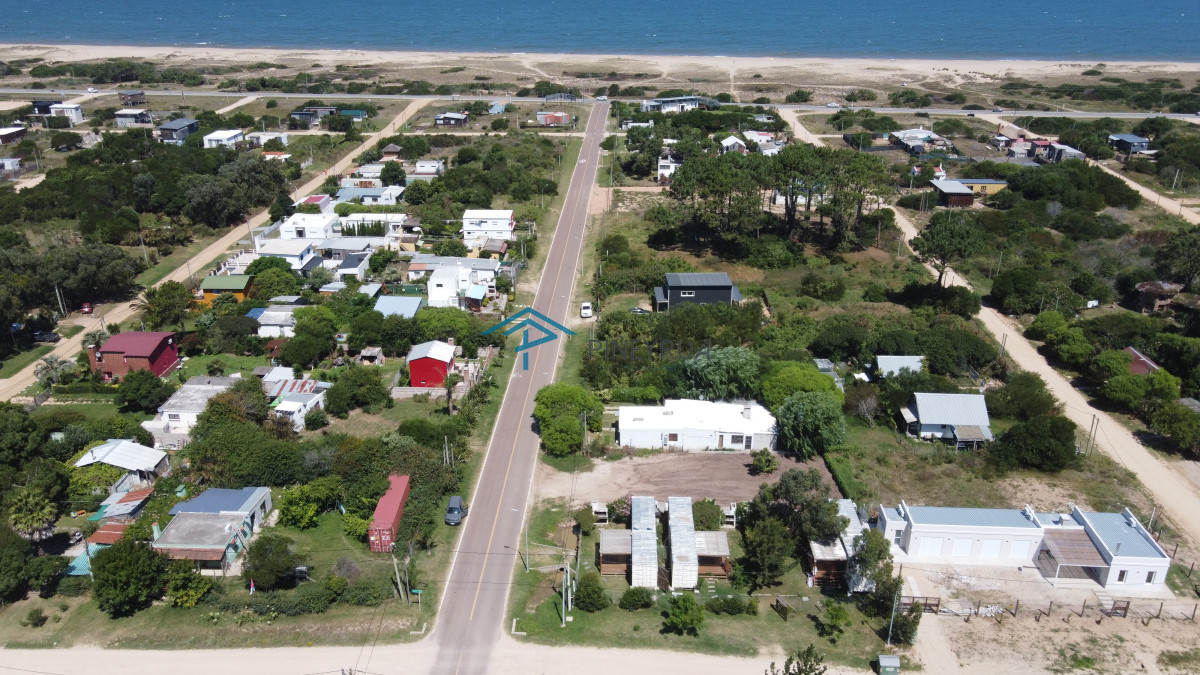 Lote en Balneario Buenos Aires sobre calle 38 a metros del mar.