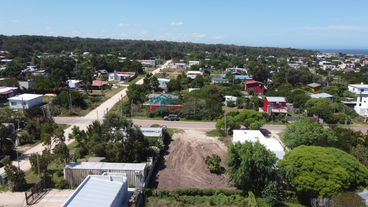 Lote en Balneario Buenos Aires sobre calle 38 a metros del mar.
