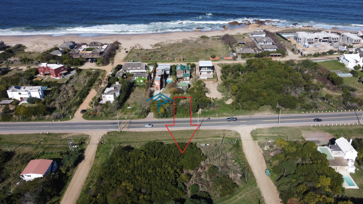 Terreno ID.367 - TERRENO DE 600 METROS SOBRE RUTA 10 EN ALTOS DE PUNTA PIEDRAS 