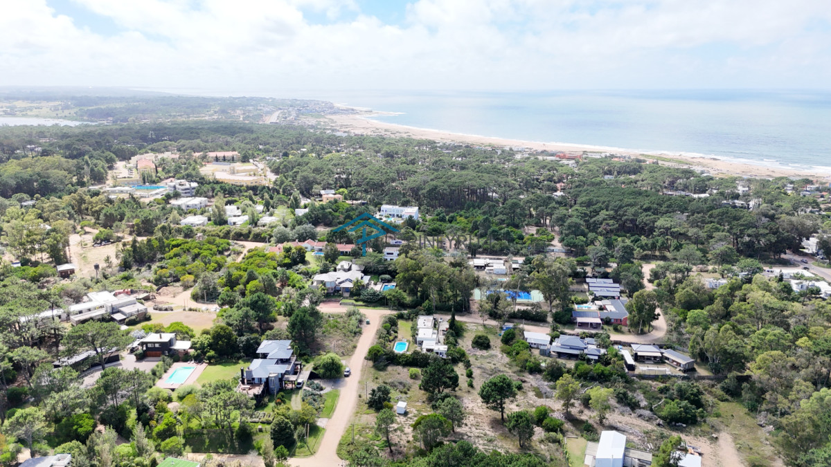 Lote en La Barra de 1013m2