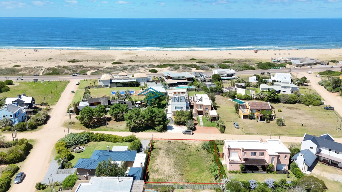 Terreno en Montoya a pasos del Mar 