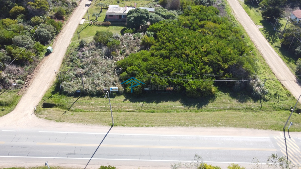 Terreno ID.367 - TERRENO DE 600 METROS SOBRE RUTA 10 EN ALTOS DE PUNTA PIEDRAS 