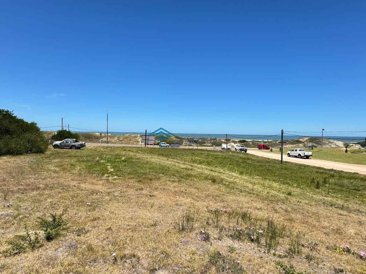 Terreno ID.435 - GRAN PREDIO frente a Playa Montoya
