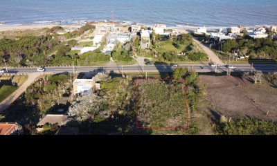 Lote en Altos de Punta Piedras sobre Ruta 10 a pocos metros del Mar