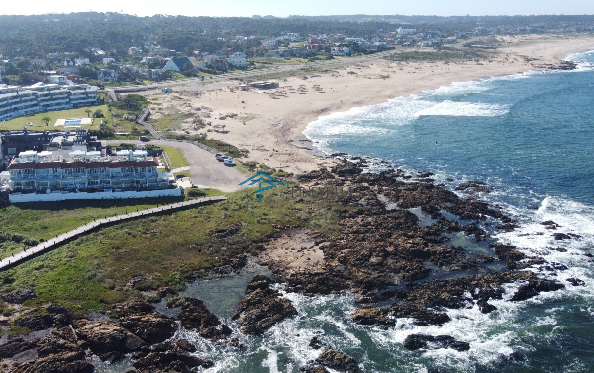 APARTAMENTO EN VENTA SOBRE PLAYA MONTOYA 2 DORMITORIOS
