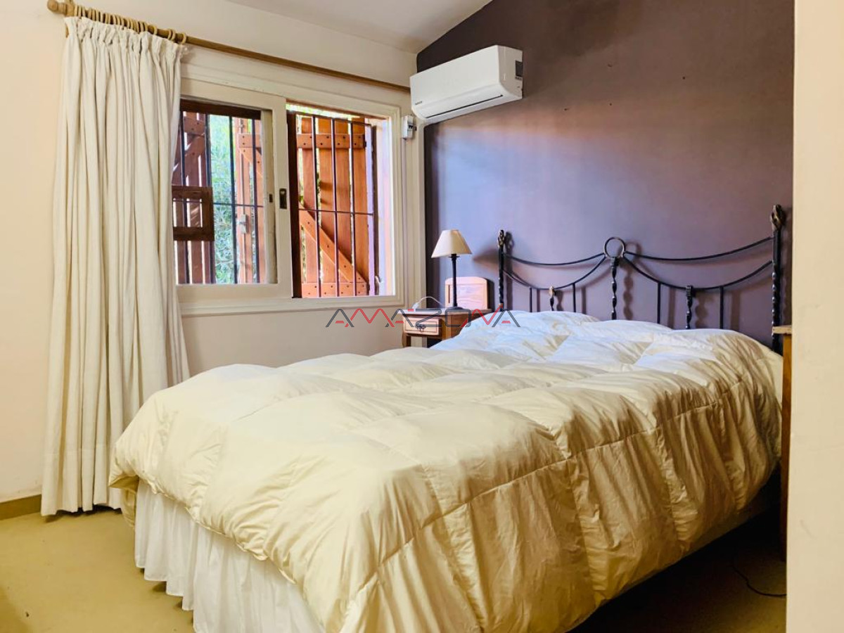 Casa ID.5666 -  Casa a Pasos del Mar  3 dormitorios y 2 baños