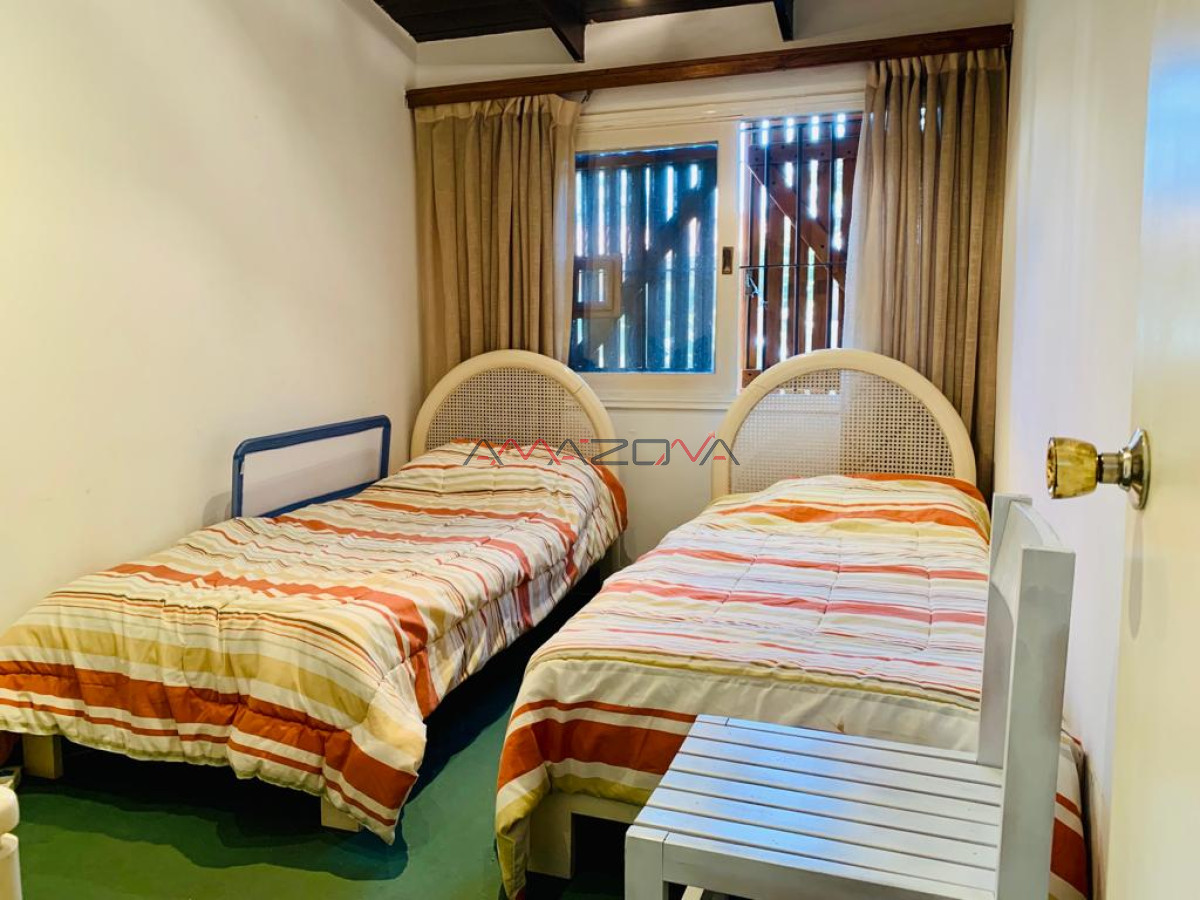 Casa ID.5666 -  Casa a Pasos del Mar  3 dormitorios y 2 baños