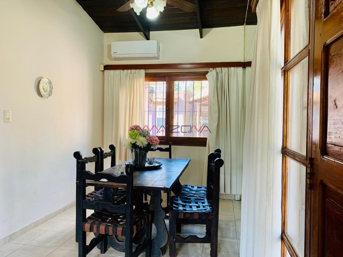 Casa ID.5666 -  Casa a Pasos del Mar  3 dormitorios y 2 baños