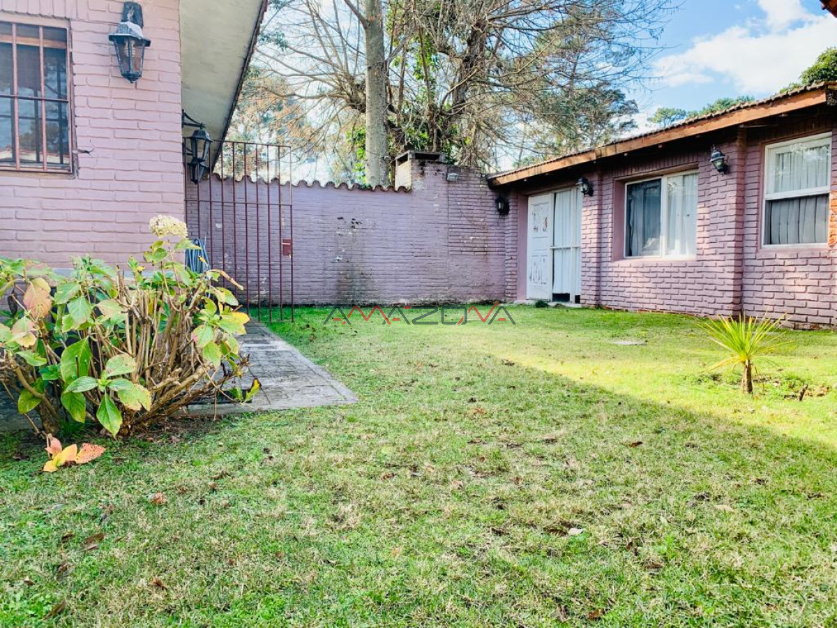 Casa ID.5666 -  Casa a Pasos del Mar  3 dormitorios y 2 baños