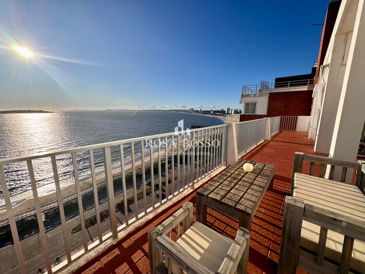 Apartamento ID.9800 - Penthouse en Venta 3 dormitorios Mansa Punta del Este
