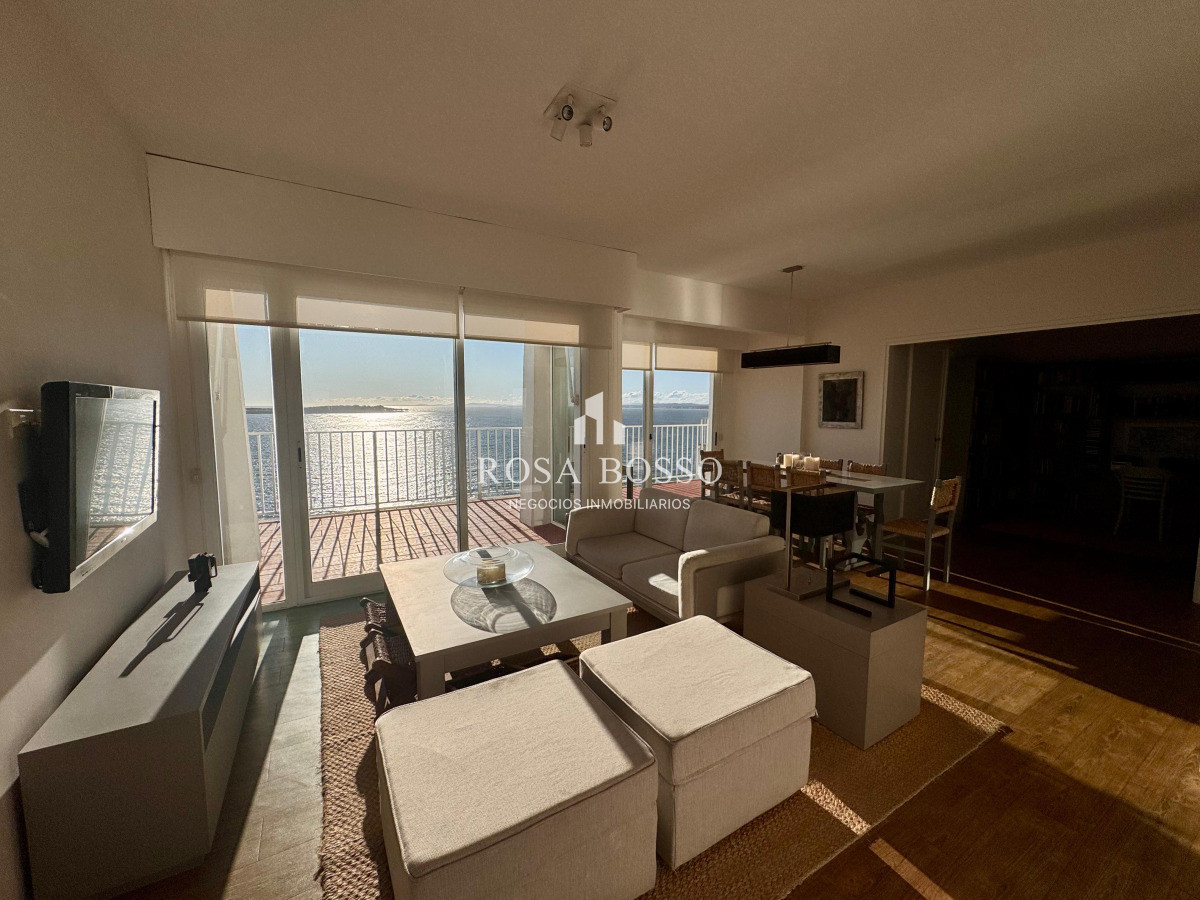 Apartamento ID.9800 - Penthouse en Venta 3 dormitorios Mansa Punta del Este