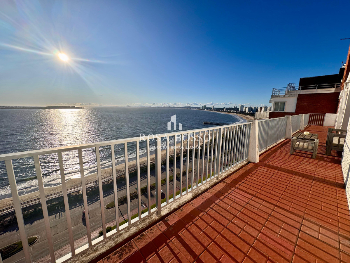 Apartamento ID.9800 - Penthouse en Venta 3 dormitorios Mansa Punta del Este