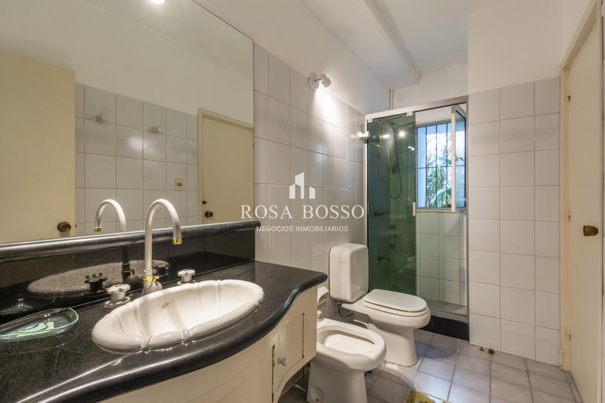 Casa ID.9096 - Venta Casa 8 dormitorios Playa Mansa Punta del Este
