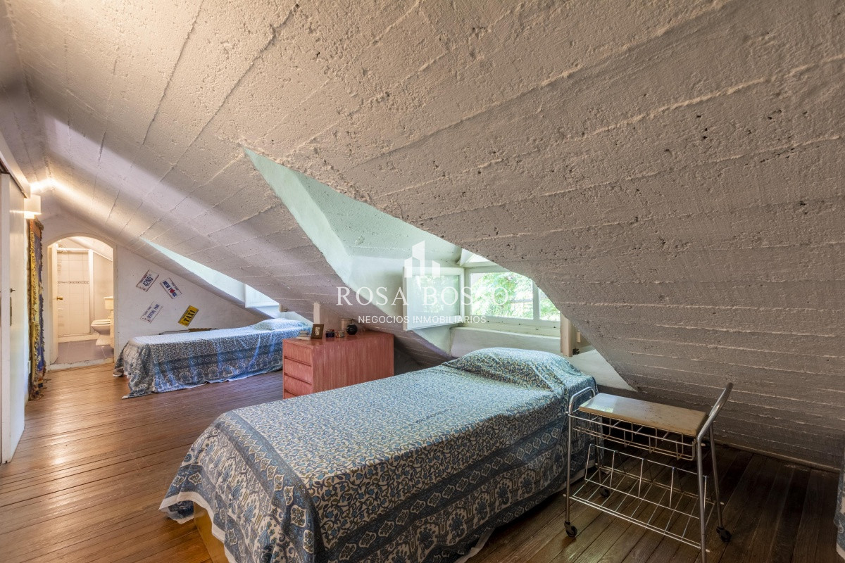 Casa ID.9096 - Venta Casa 8 dormitorios Playa Mansa Punta del Este