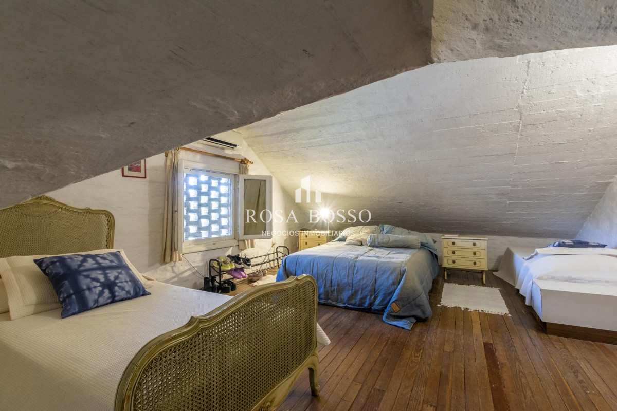 Casa ID.9096 - Venta Casa 8 dormitorios Playa Mansa Punta del Este