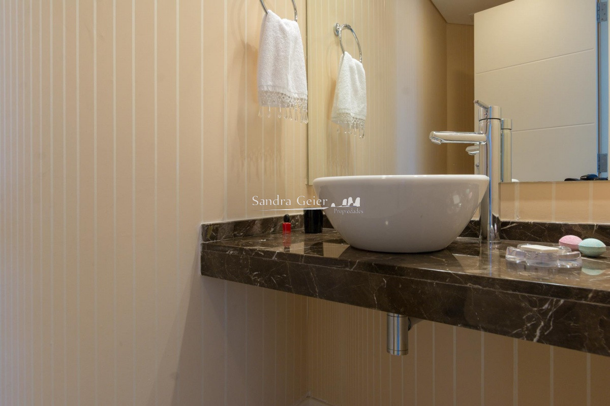 Apartamento ID.2491 -   Apartamento 2 dormitorios  Parrillero propio Mansa Punta del Este