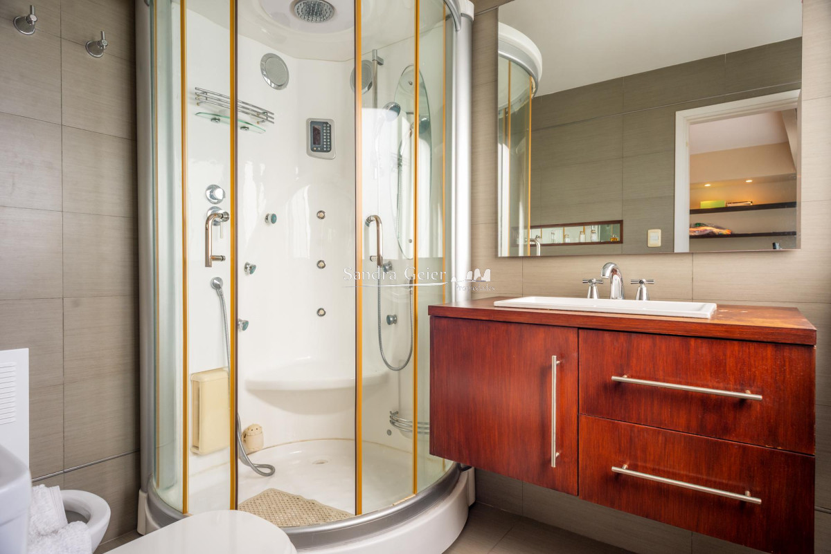 Apartamento ID.2945 -  Venta Mansa Departamento en venta, 3 dormitorios en Playa Mansa