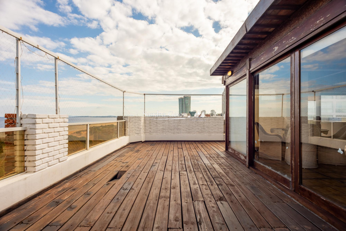 Apartamento ID.2945 -  Venta Mansa Departamento en venta, 3 dormitorios en Playa Mansa