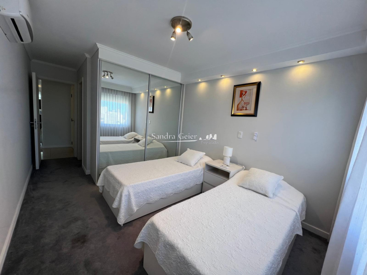 Apartamento ID.3186 - Venta apartamento 3 dormitorios más dependencia