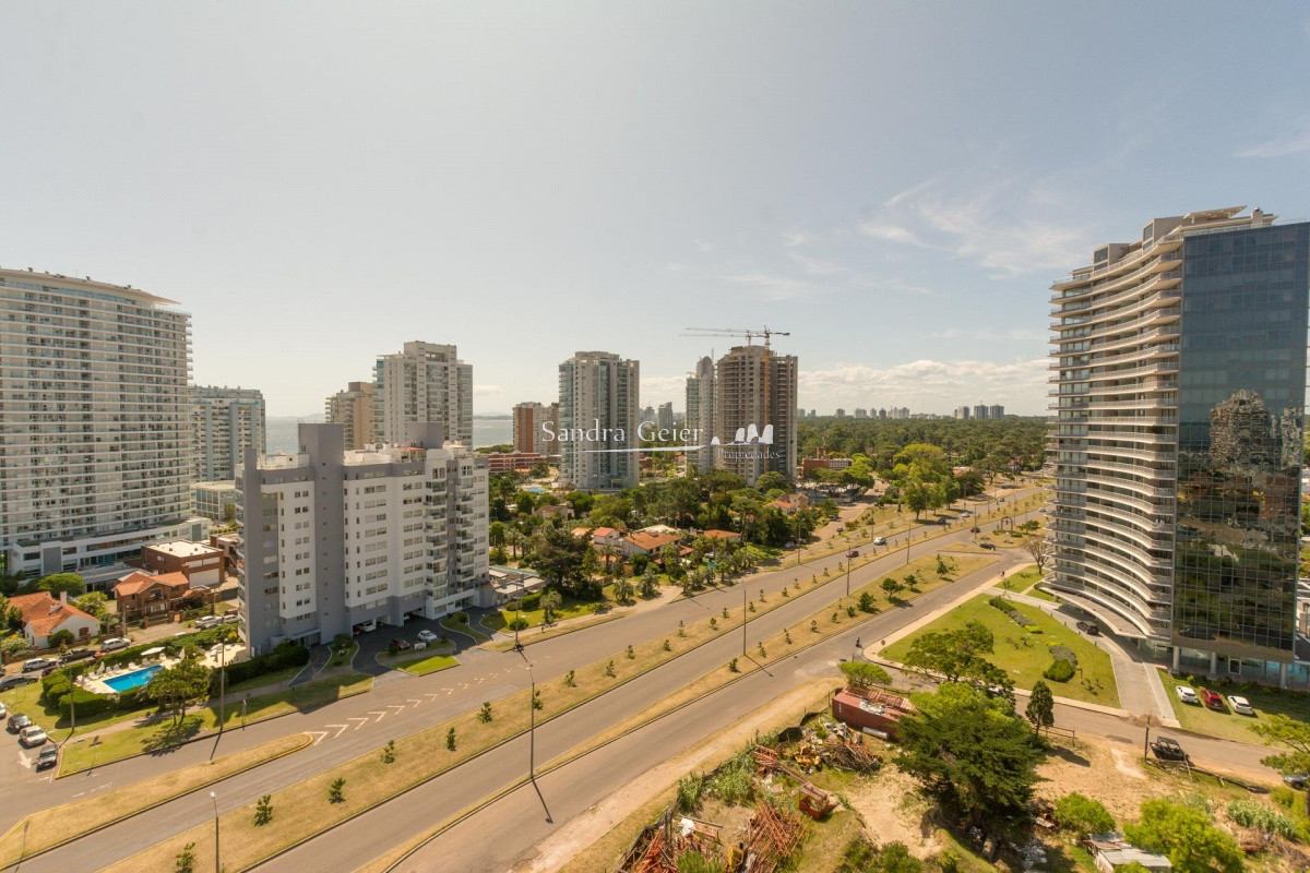 Apartamento ID.2491 -   Apartamento 2 dormitorios  Parrillero propio Mansa Punta del Este