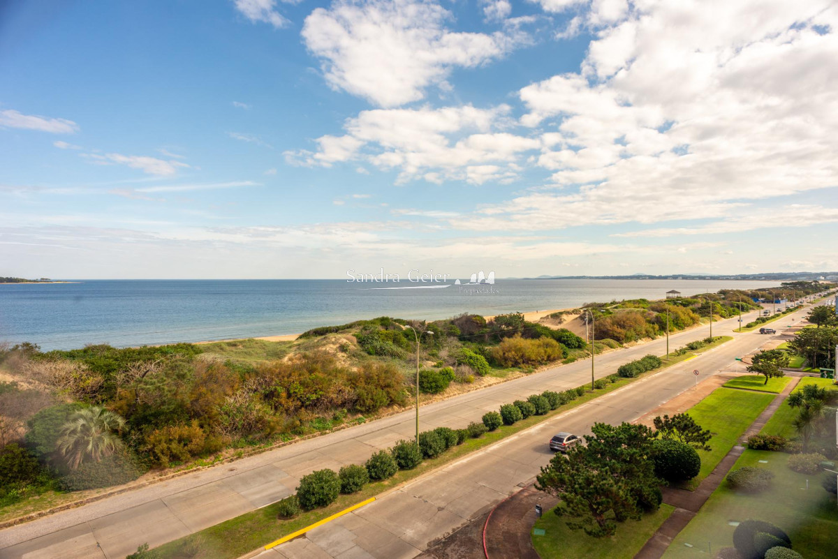 Apartamento ID.2945 -  Venta Mansa Departamento en venta, 3 dormitorios en Playa Mansa